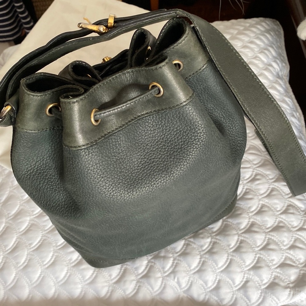RARE~ Céline ~ Loden Tumbled Calfskin Bucket Bag with Scarlet Calfskin Interior - Picture 4 of 16